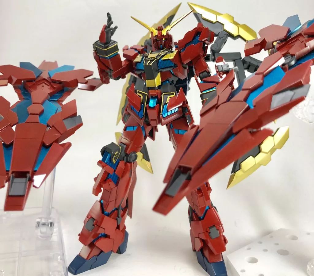 可以变形两种形态的独角兽高达,可以变换形态的独角兽高达