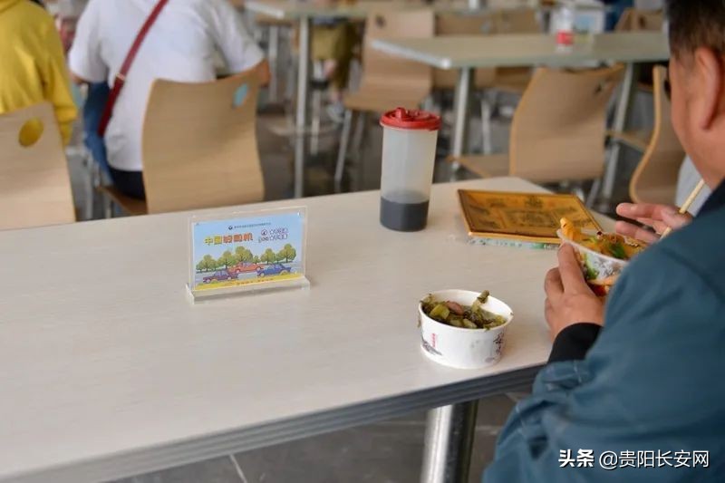 成功创建禁毒教育示范学校,开展驾校禁毒知识培训