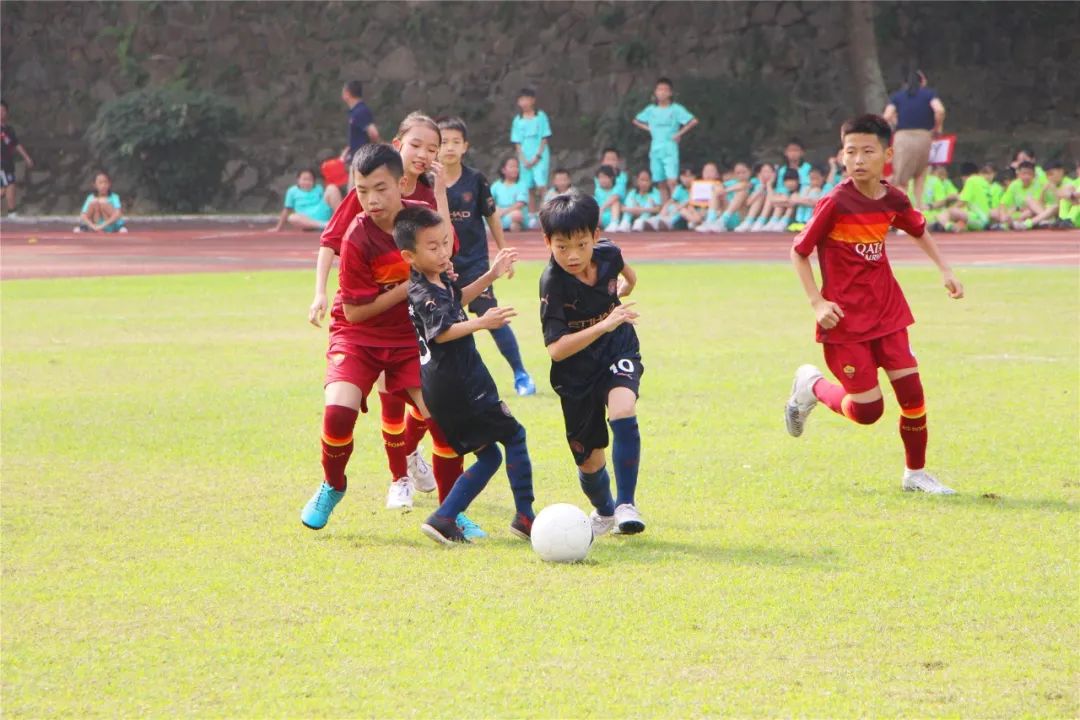 点燃绿茵烽火,绿茵逐梦小学生校园足球联赛