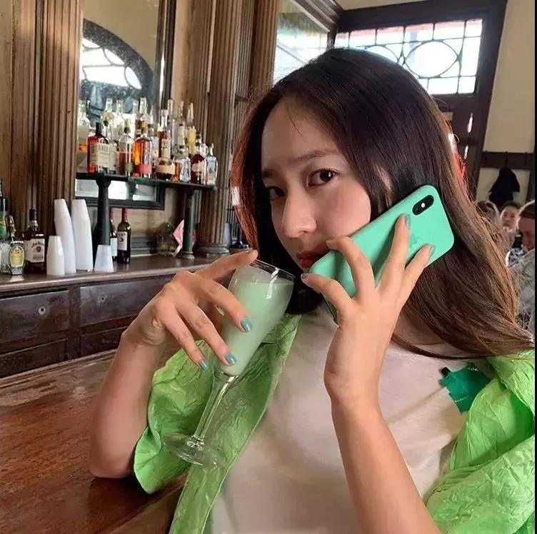 欧阳娜娜黄褐发色,2022年最流行显白的颜色