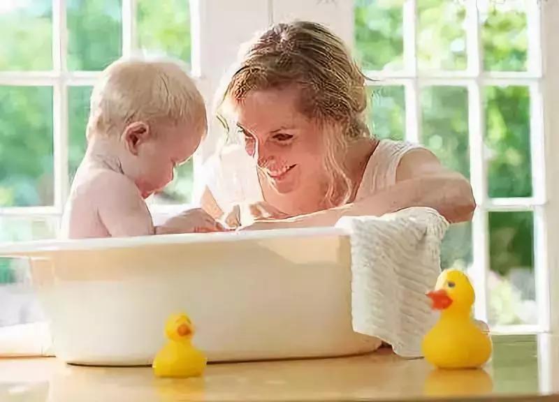 宝宝及宝妈护理流程,宝宝下身护理用什么