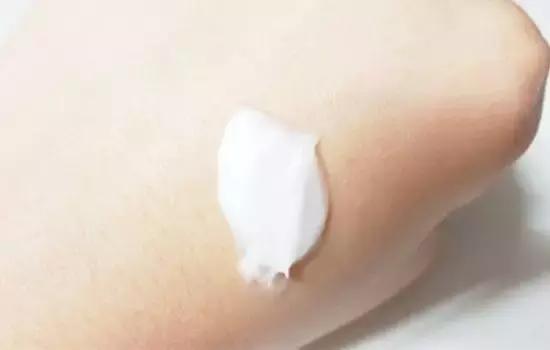 补水救星，让你小脸嫩到掐出水的B5面霜，了解一下！