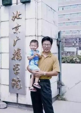 白岩松最新疫情播报,武汉疫情白岩松