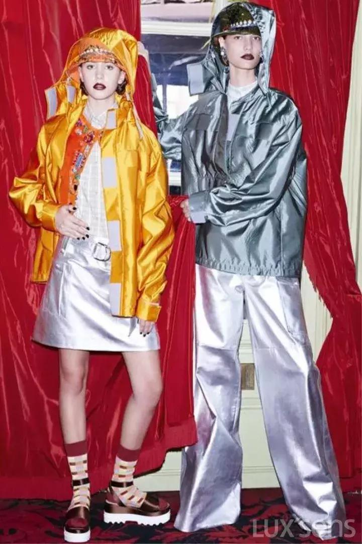 宝格丽和易烊千玺的杂志,易烊千玺代言宝格丽全球香氛系列