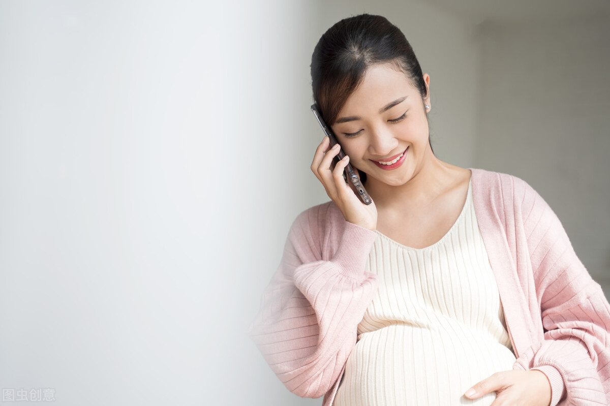 怀孕一周内会来姨妈,怀孕时姨妈来