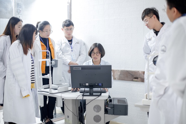 现在学验光师开眼镜店怎么样,开眼镜店在哪里培训考证