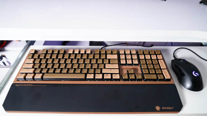 升级还是降级？从罗技到黑峡谷——小巧全键，双模为王