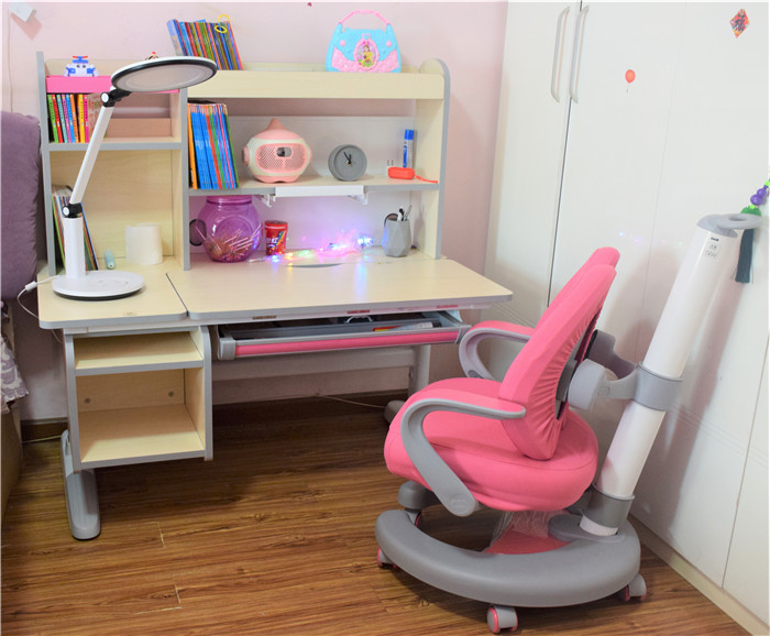 爱果乐学习桌椅调整方法视频,爱果乐儿童学习桌椅怎么搭配