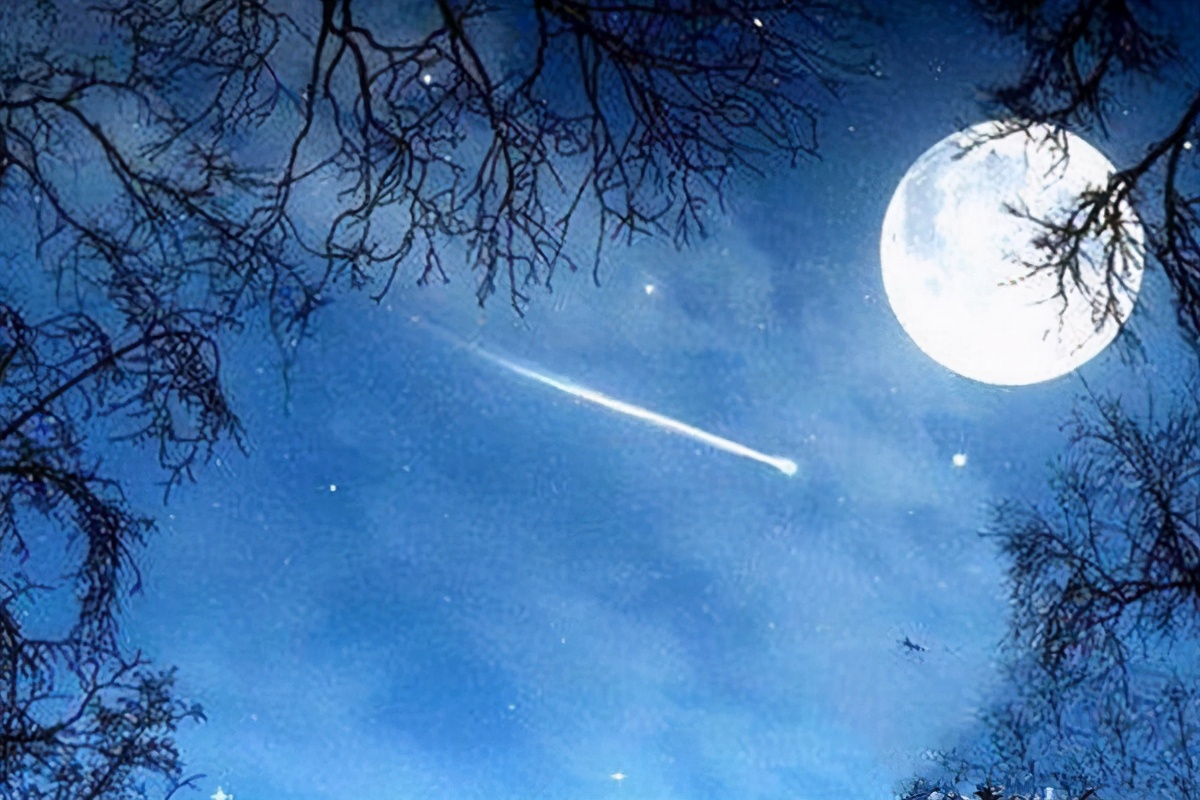 李白静夜思原版为什么被改,静夜思是李白初期创作的吗