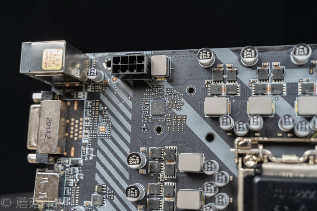 不以电感数量，论供电能力好坏、微星B460M火箭炮主板评测