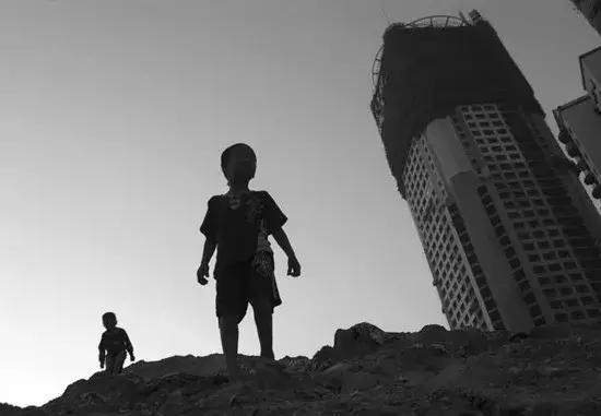 地征收了户口还在吗,征迁和征地拆迁的区别