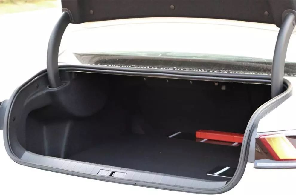 标致508l什么时候降4万 (标致508l为啥月销不足千台)