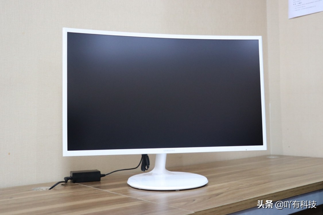 三星显示器带电视功能,三星显示器适合玩游戏么