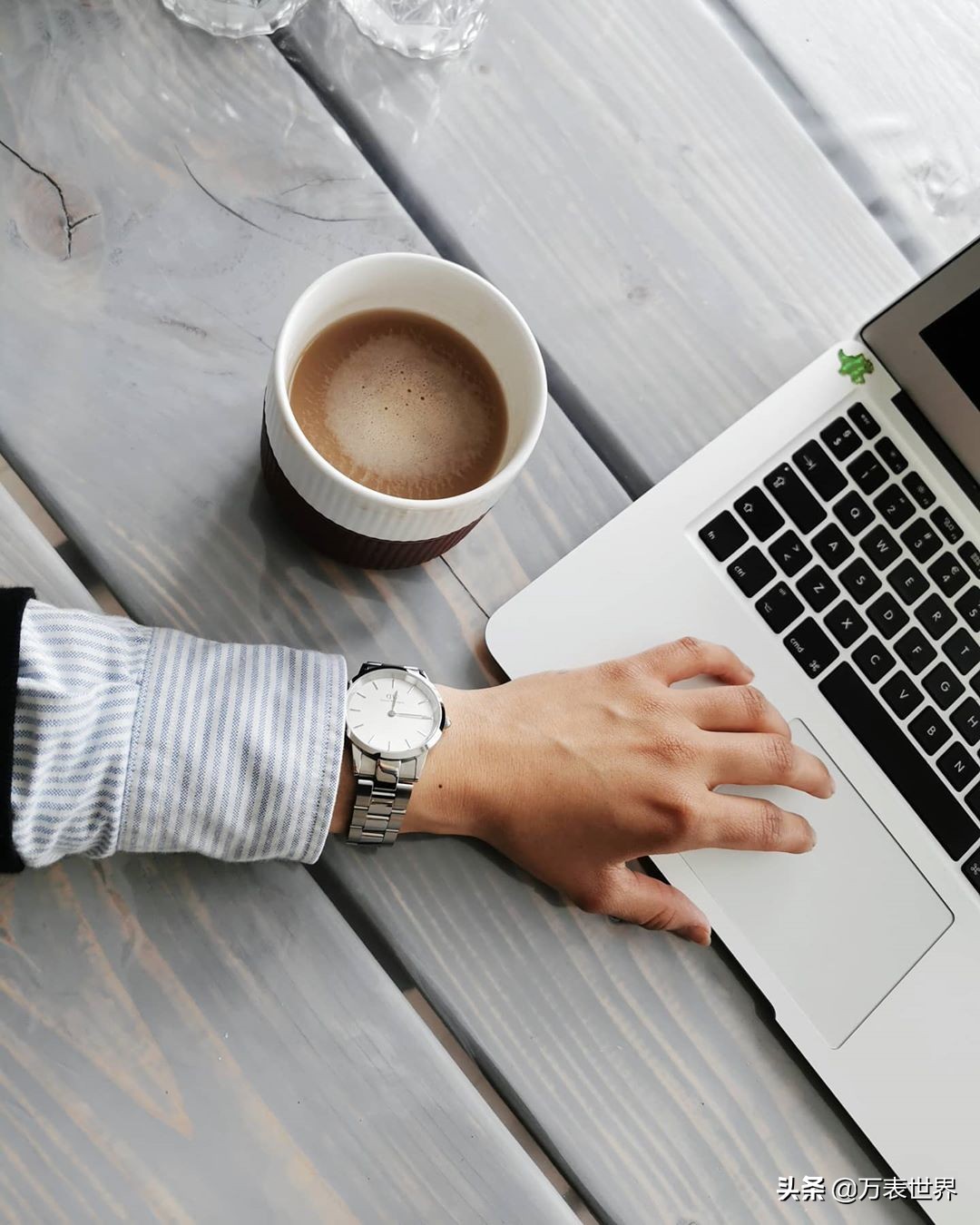 用勺子换一块劳力士,一块饼干几克