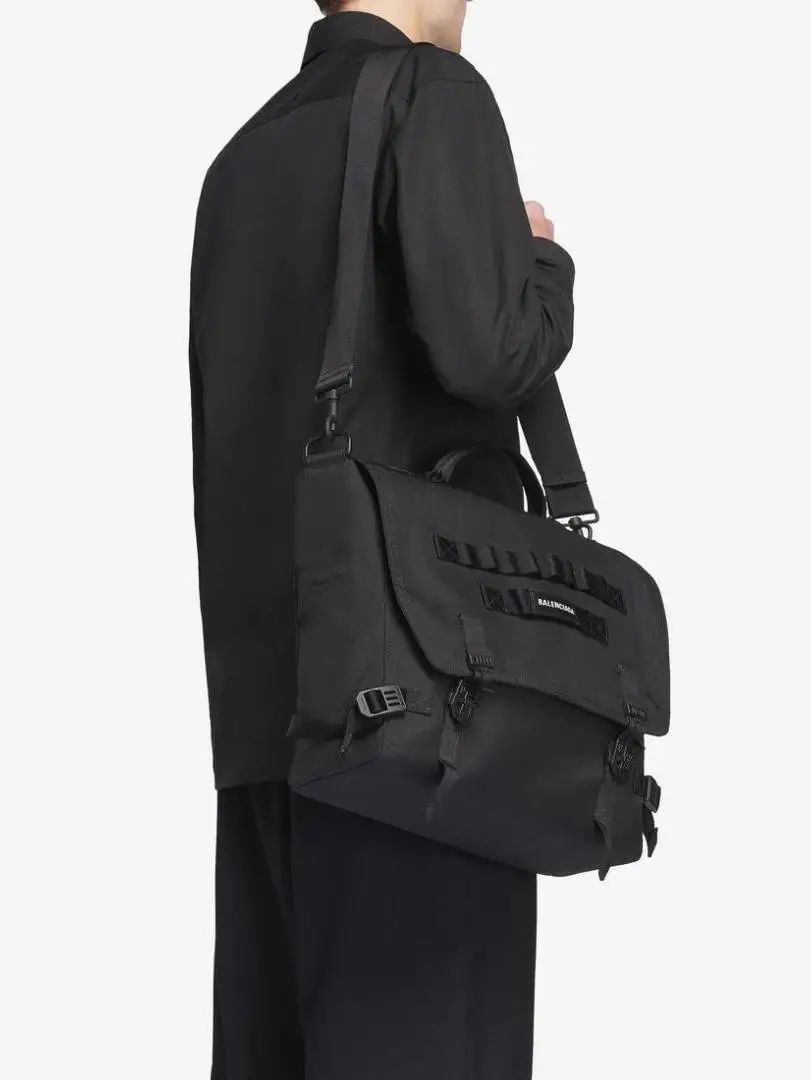 最新款男士手袋,比较常见的男士手袋品牌