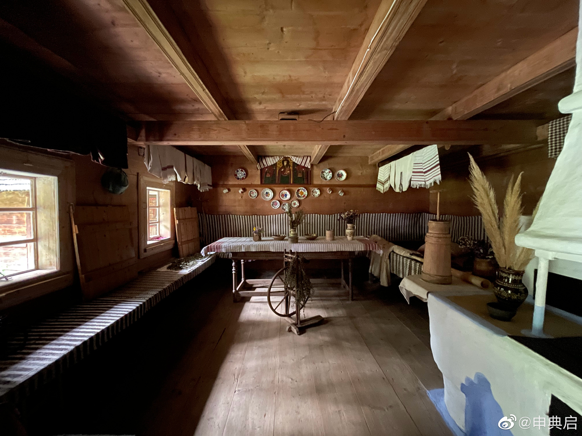 利沃夫最神奇的地方在于历史上多次易主,墓地都有各历史时期风格