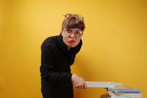 老师辱骂式教育的后果,遇到侮辱式教育的老师该怎么办