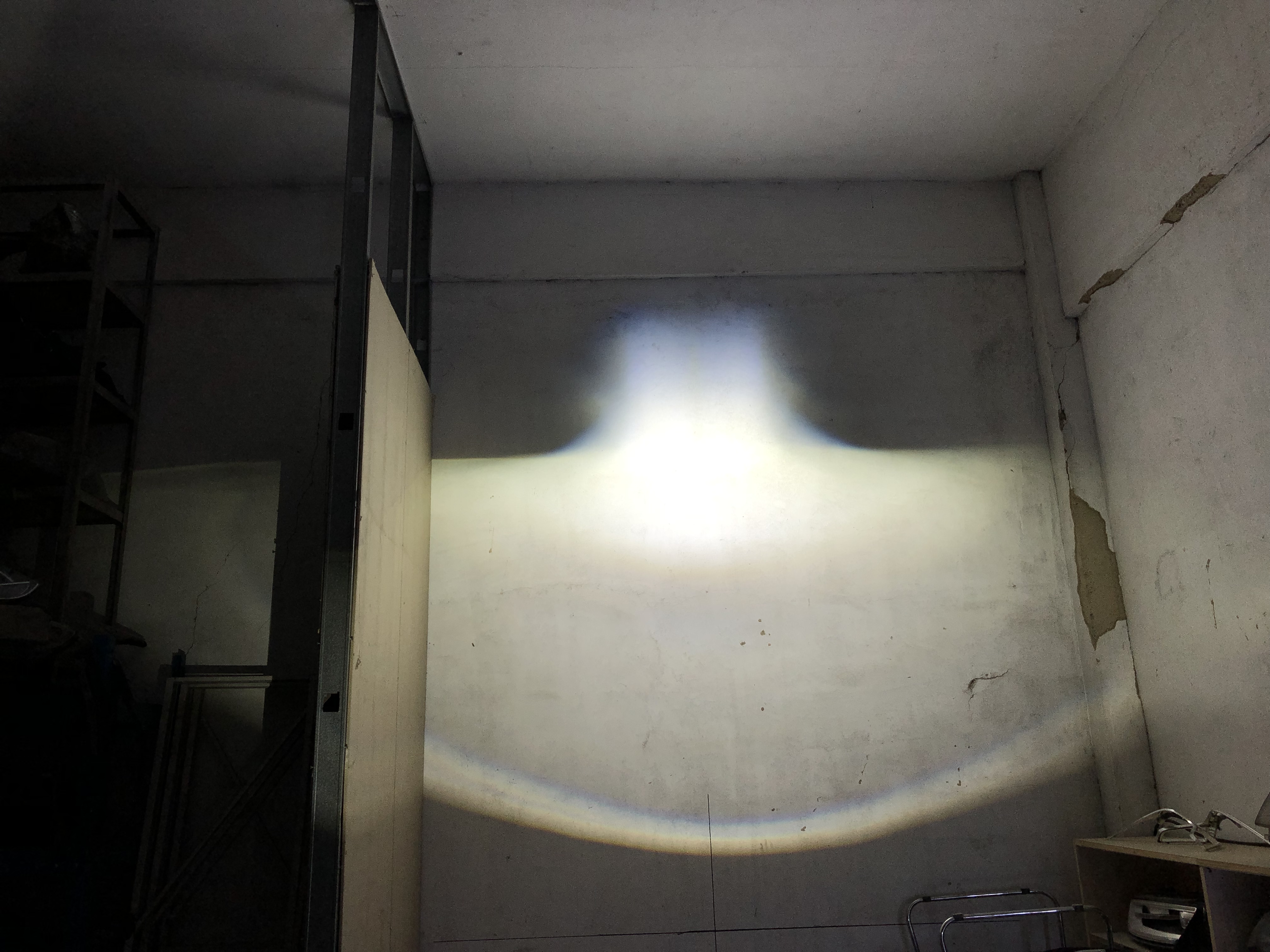 海拉五透镜适用的氙气灯,氙气灯led灯卤素灯哪个好