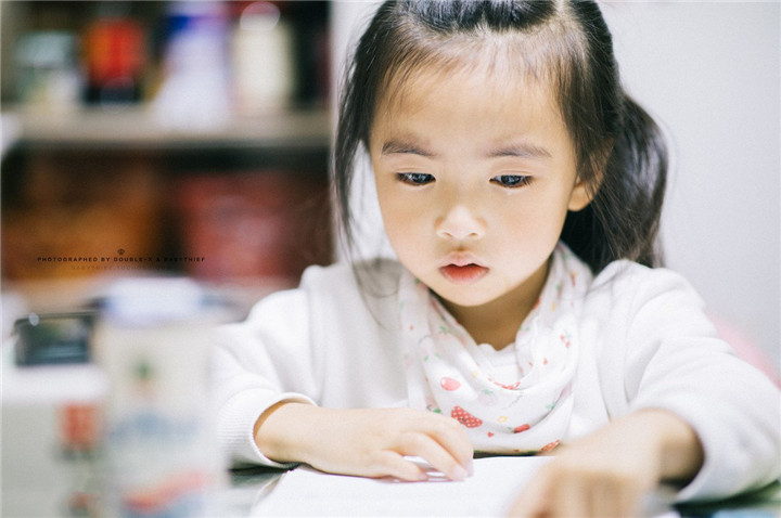 怎么训练孩子上课爱走神,如何改掉孩子上课爱走神