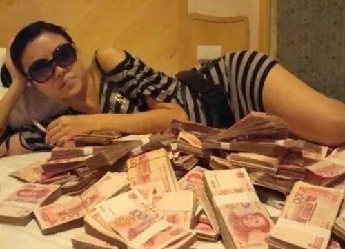 直男欣赏不来的荧光色,三大直男觉得最丑的首饰