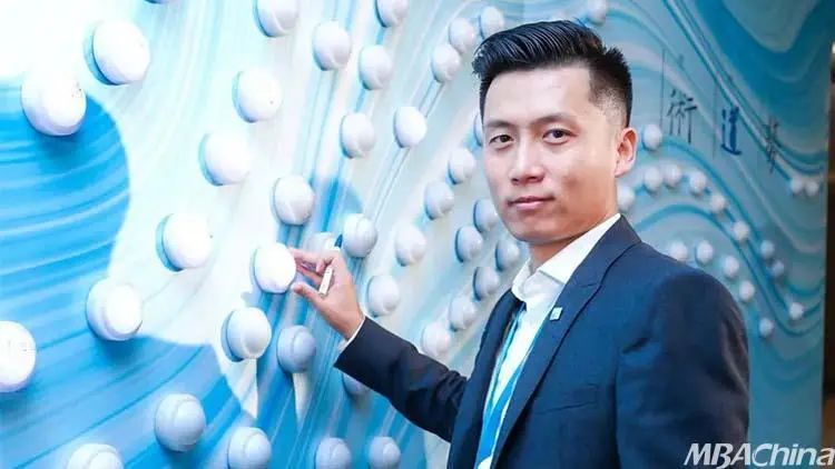 一个小镇姑娘逆袭,小镇青年逆袭的故事