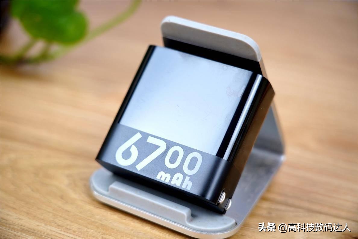 小米充电宝三向充电,小米充电宝用双向usb接口充电