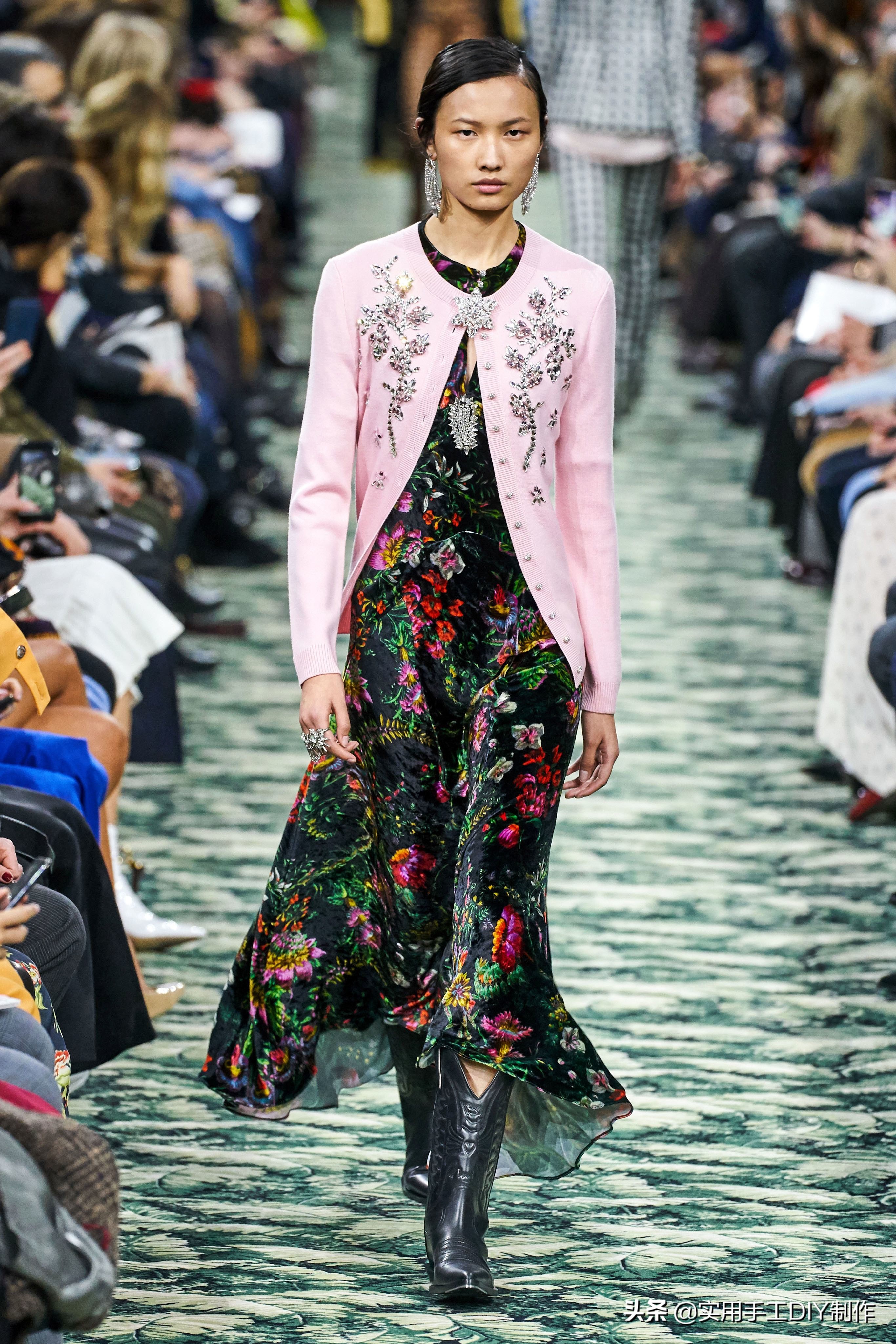 时装周pacorabanne系列2020,pacorabanne2021春夏系列金属长裙