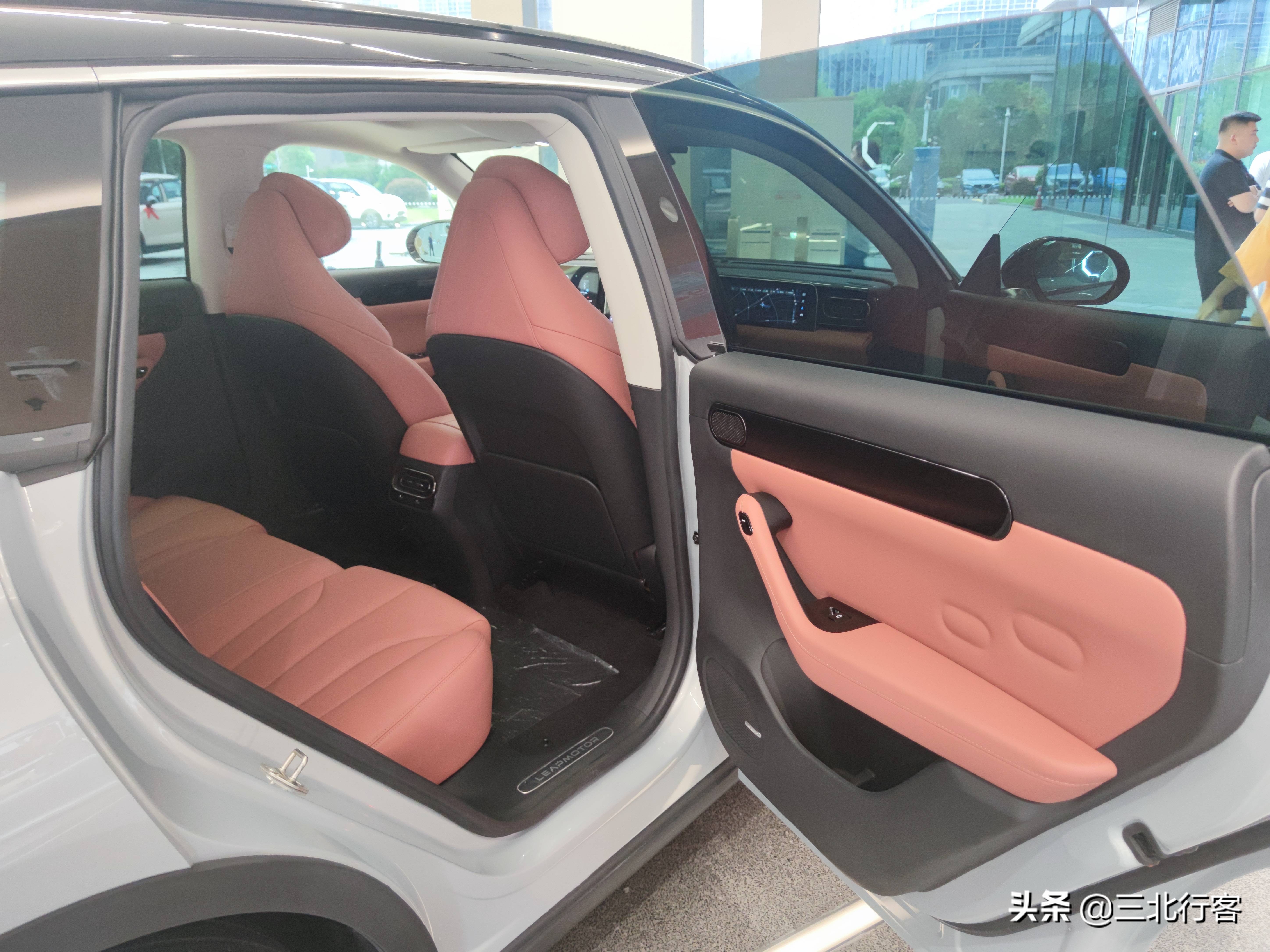 零跑c11增程版改装外观,零跑c11增程版内饰颜色实拍