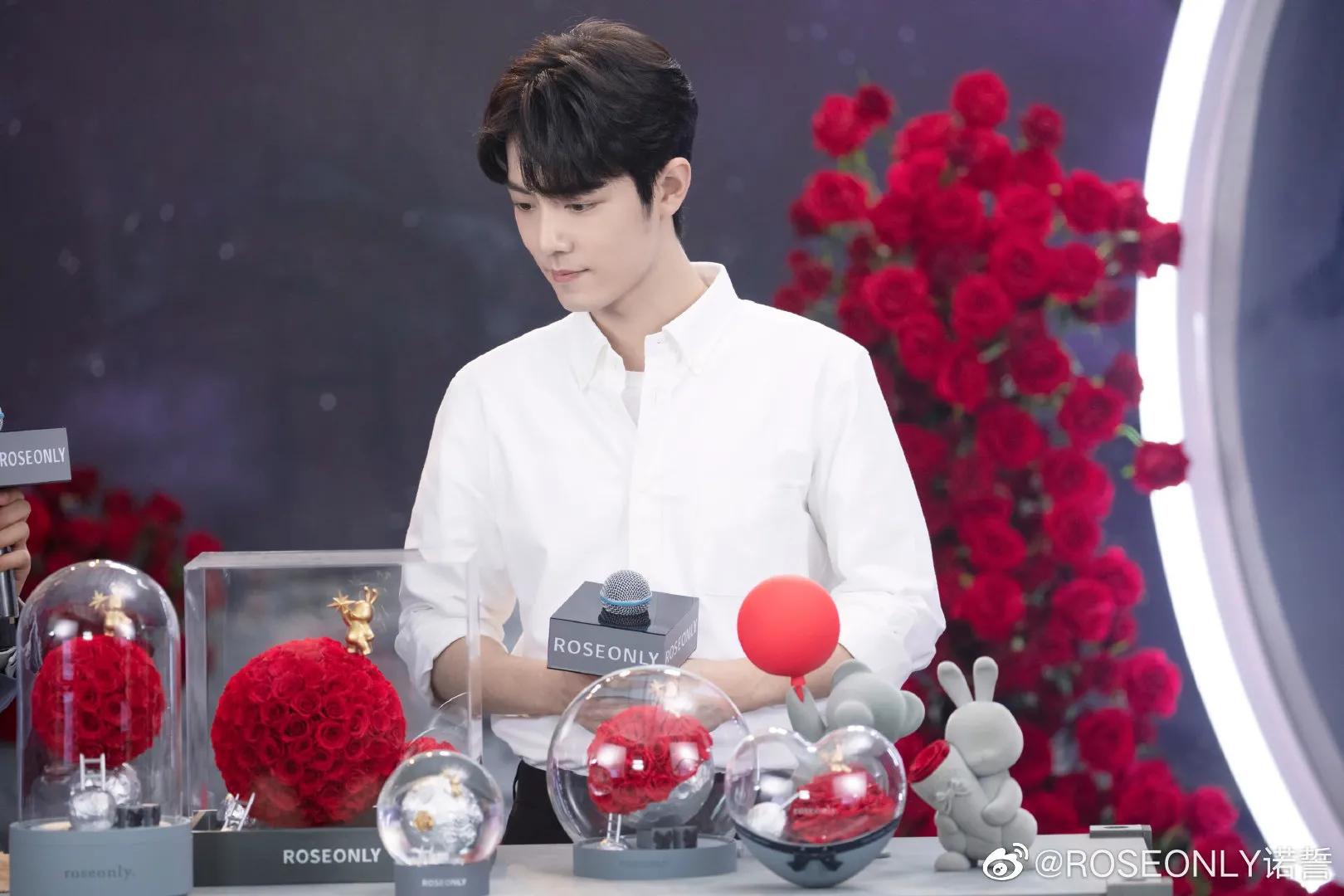 肖战代言#ROSEONLY新品上市#,存图