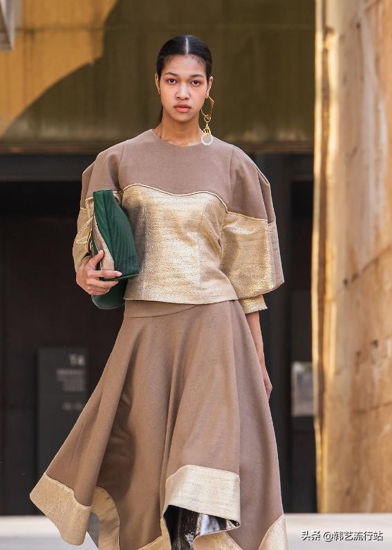 2020春夏巴黎时装周chanel秀场,2022秋冬首尔时装周bonbom