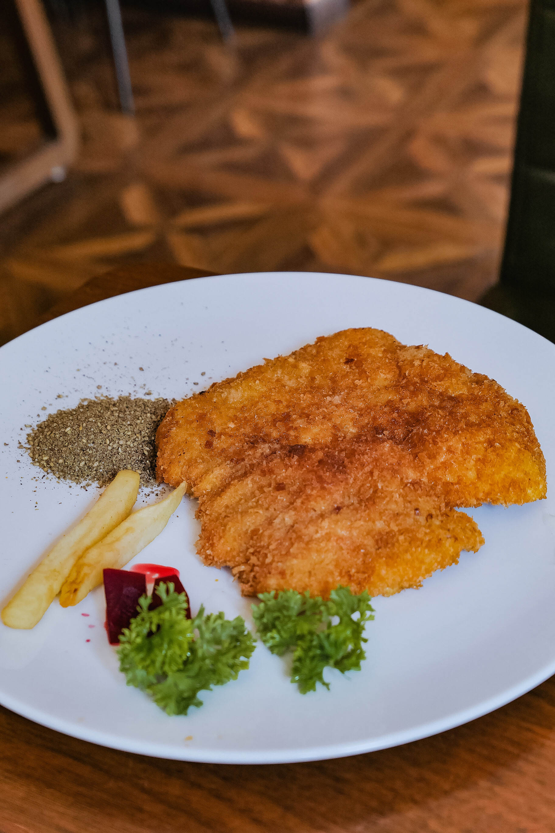 在天津，百十年来西餐一直和煎饼果子si“盟兄弟”？