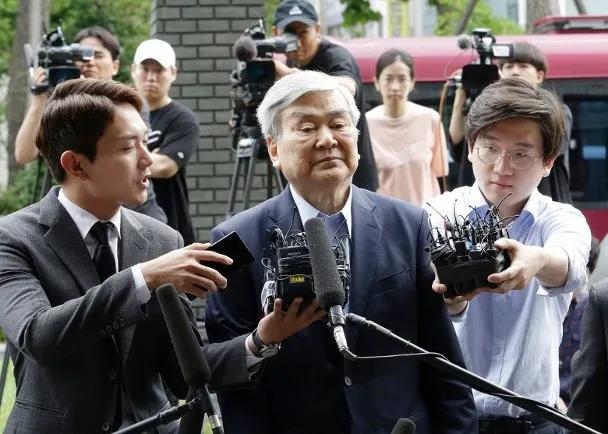 韩国财阀系列之“狂躁的一家人”