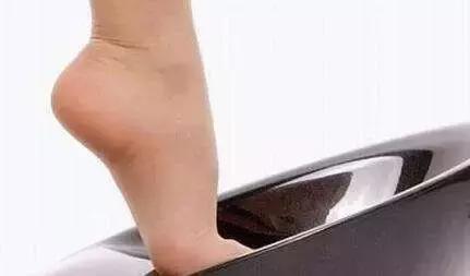 骨科专家支招：这么穿高跟鞋，美丽不伤脚