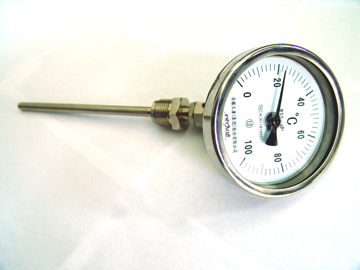 电动车充了十小时不变灯怎么办,电动车充电器不变灯插拔后变绿