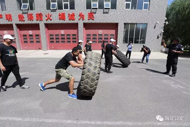 特警训练遭群众围观,特警魔鬼式训练