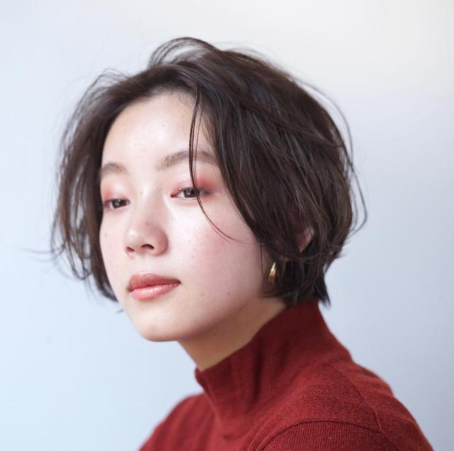 中分短发碎盖,中分碎短发怎么扎