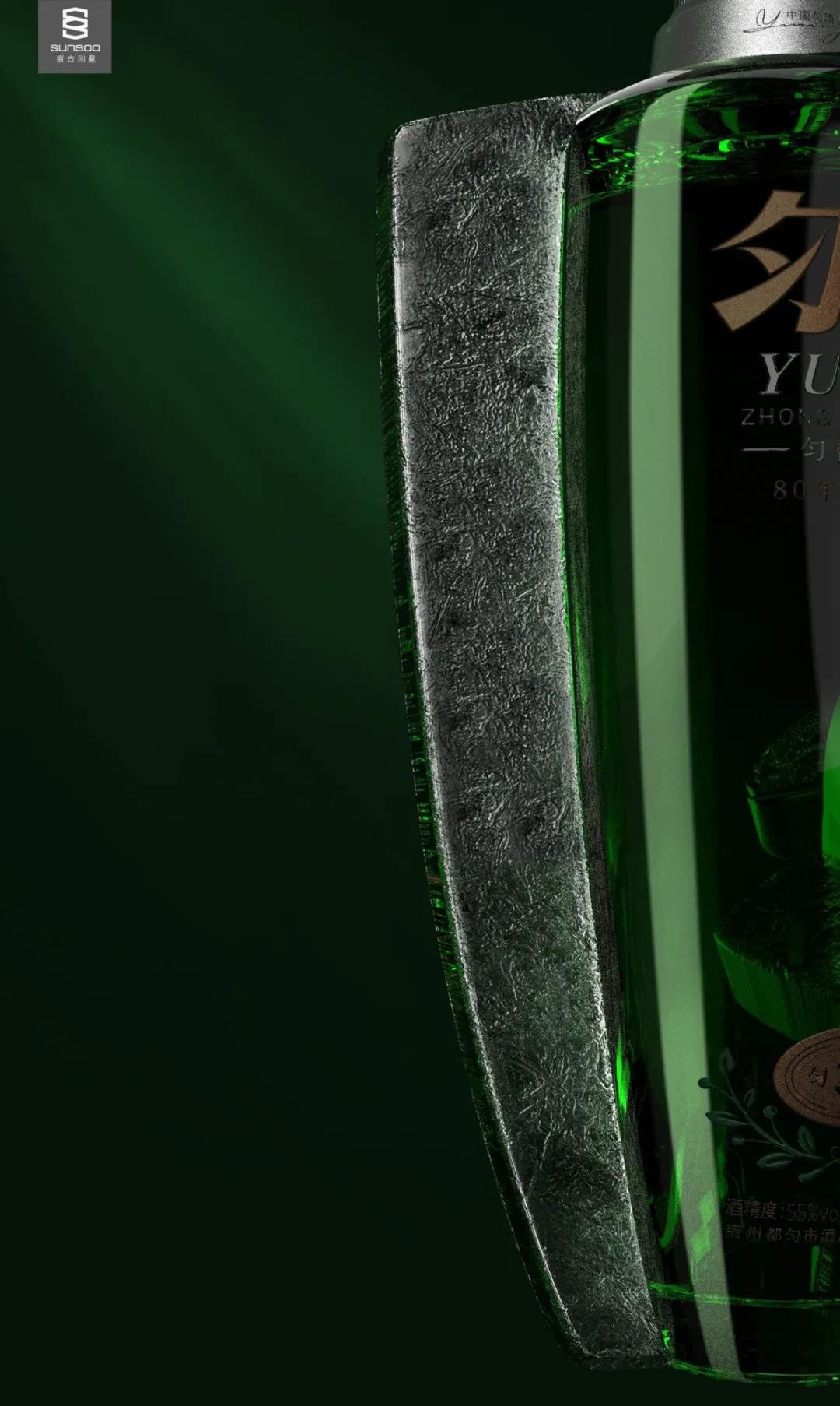 独有的“绿宝石”，点缀于白酒的剔透瓶身之上