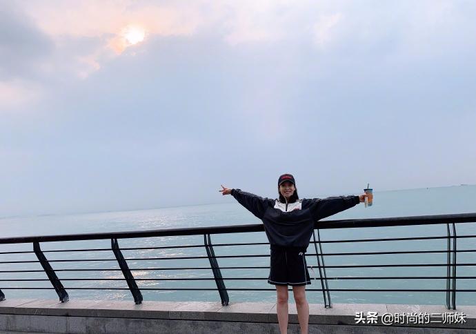 宋茜最新穿搭牛仔裤,宋茜的穿搭造型就很高级