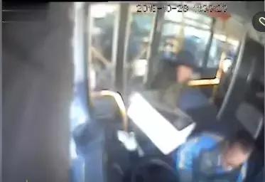 记录重庆公交坠江事件还原,重庆公交坠江事件告诉我们什么