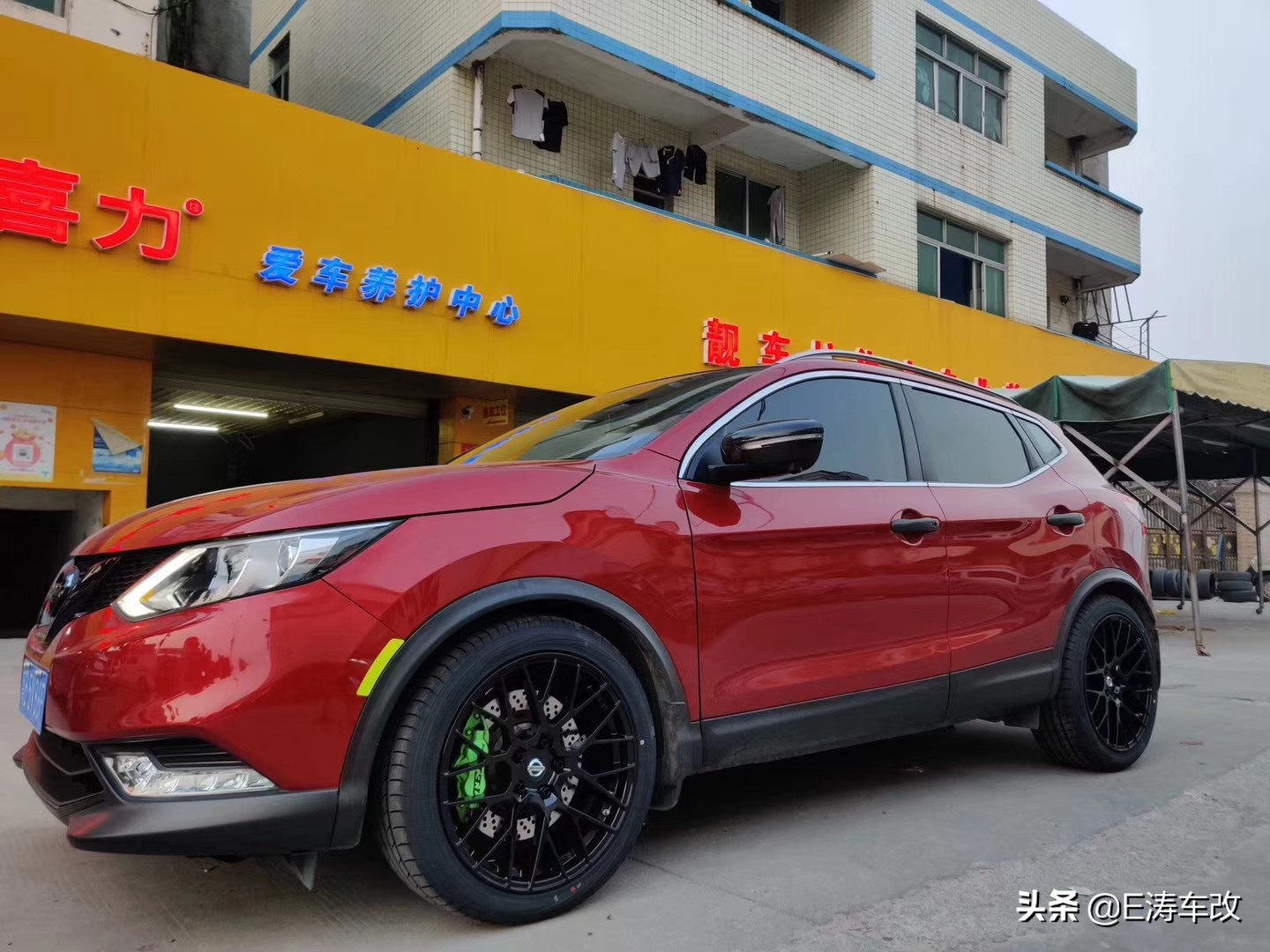 保时捷macan原厂鸟巢轮毂,保时捷鸟巢轮毂走起来的效果