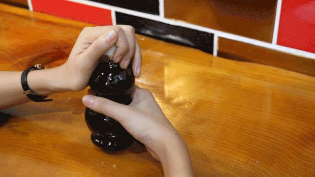 把整颗人参怼进龟苓膏里！论养生，还是深圳人厉害