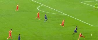 不归化等什么？神级乌龙＋超级空门不进，国青队伍踢出业余水平