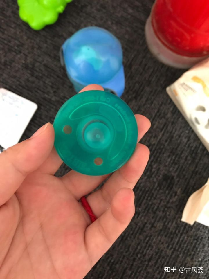 安抚奶嘴到底用不用?看完这篇不再纠结