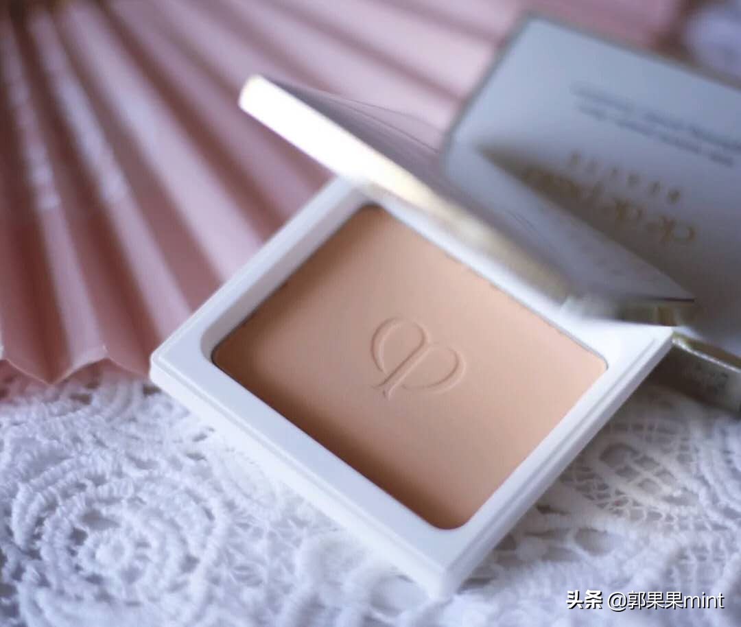 夏天适合裸妆的控油粉饼,夏季美白粉饼控油不脱妆