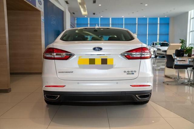 蒙迪欧操控感完胜迈腾怎么卖不动,蒙迪欧降价是因为减配了吗