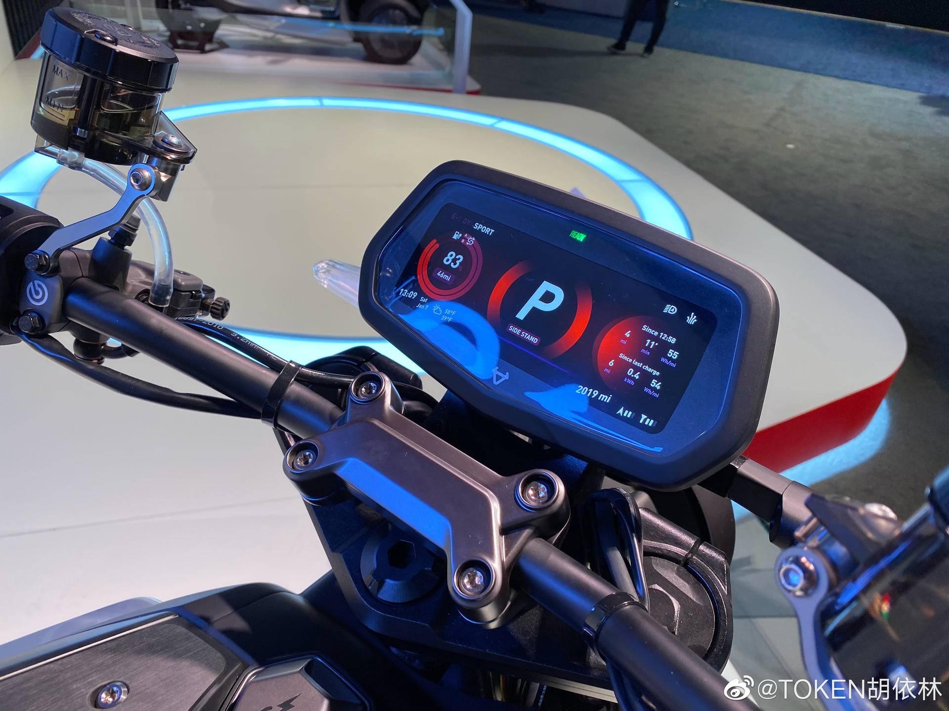 小牛电动车入门级电轻摩,新款小牛智能自动驾驶电动车