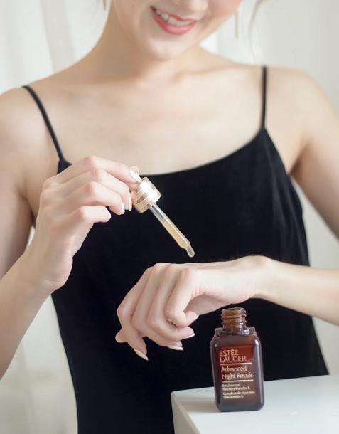 雅诗兰黛小棕瓶正确使用步骤方法,雅诗兰黛小棕瓶怎么用有效果