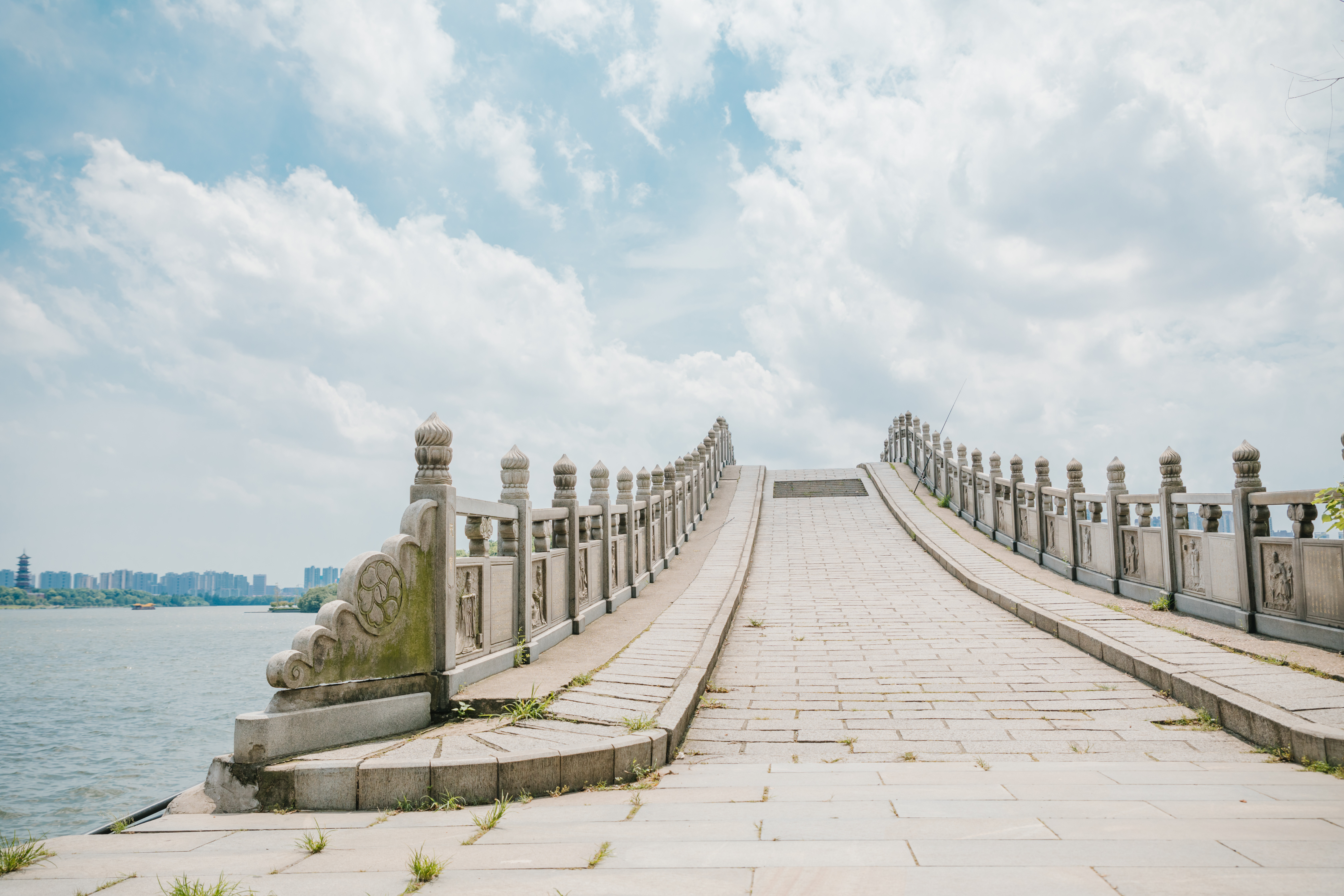 南昌之星摩天轮讲解,南昌之星摩天轮下面有什么玩