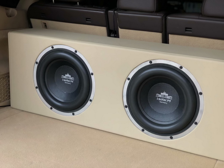 保时捷卡宴turbo动力升级,保时捷卡宴音响改装80万