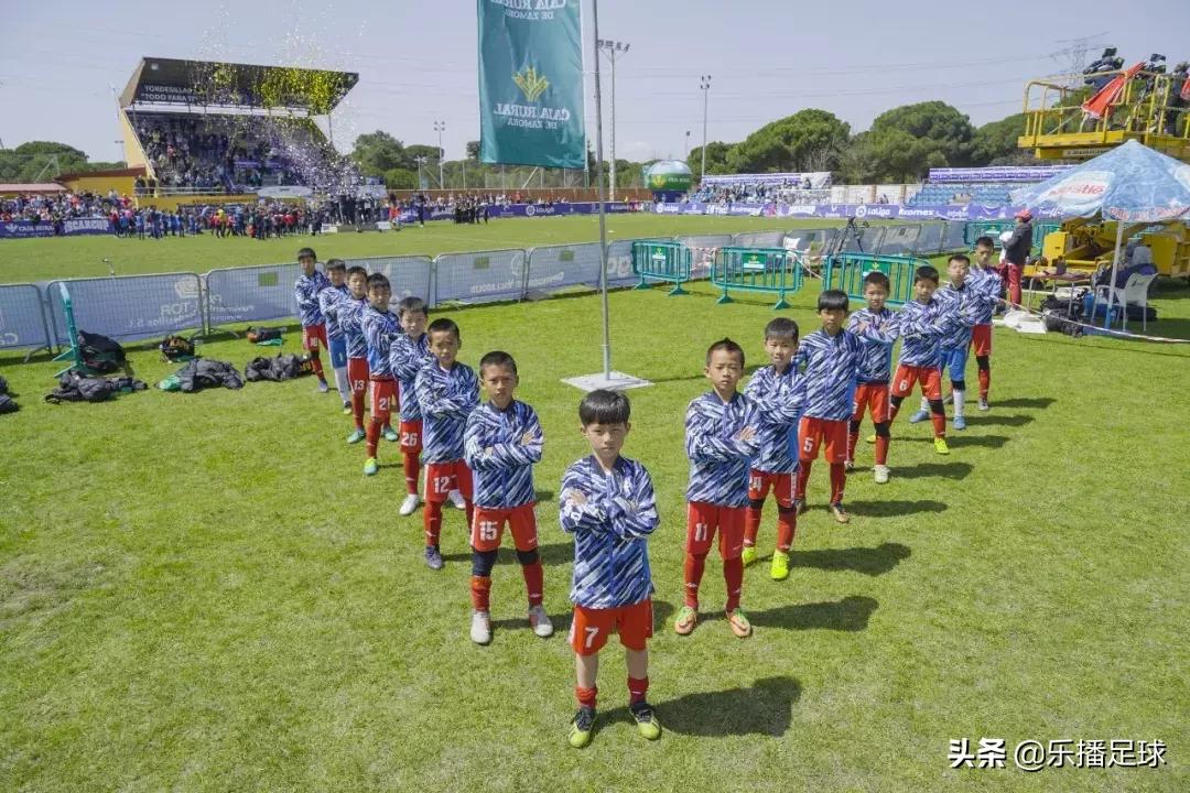 十岁少年为中国足球正名:我们是不可轻易战胜的!